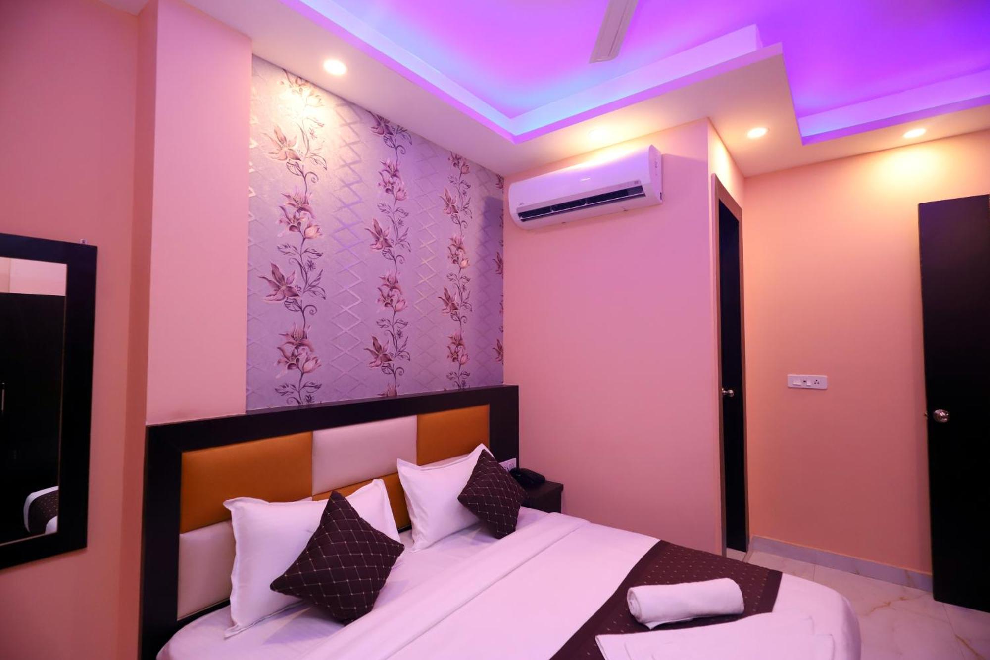 Suites Admiral Delhi Airport Új-Delhi Kültér fotó