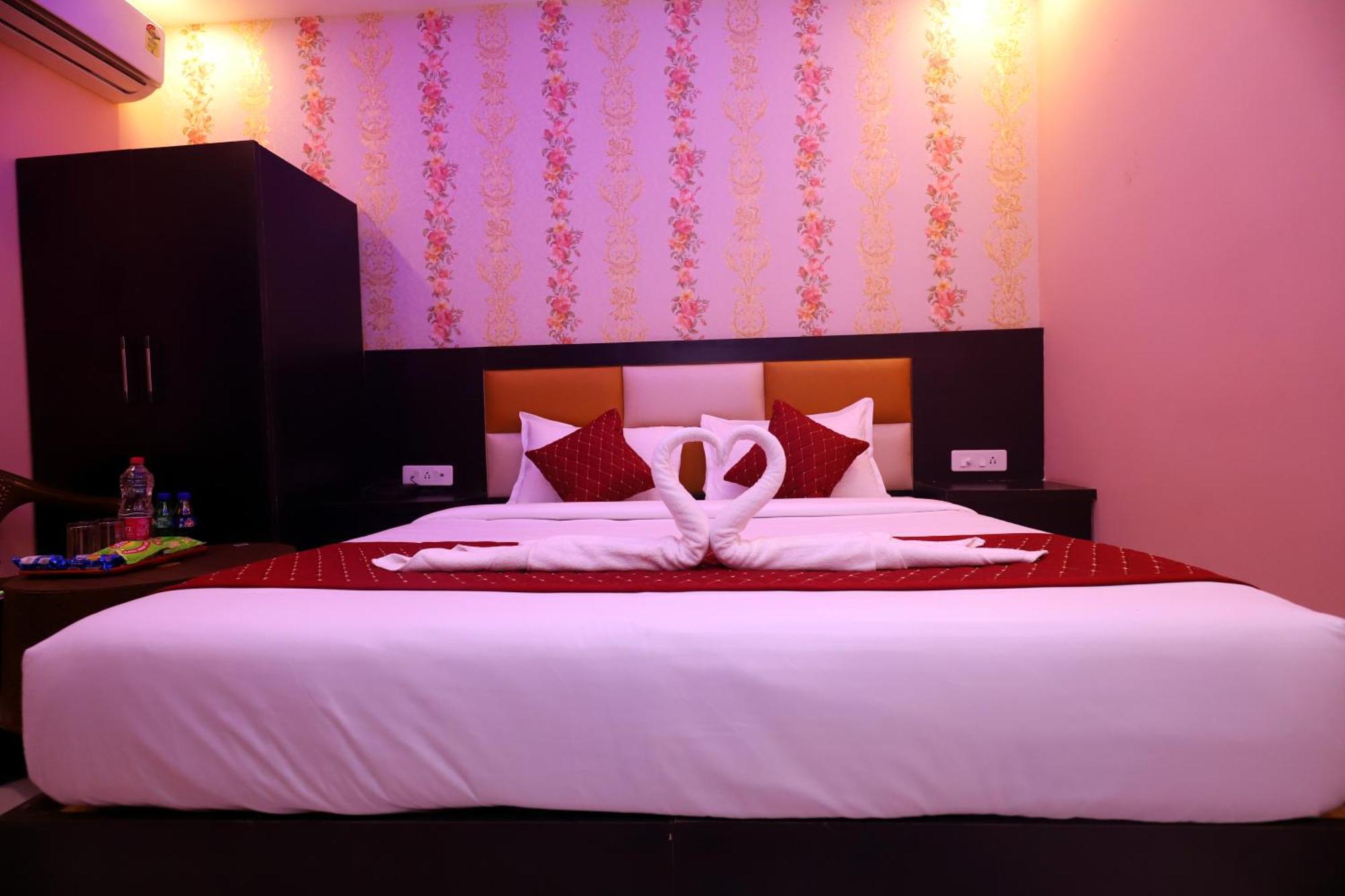 Suites Admiral Delhi Airport Új-Delhi Kültér fotó