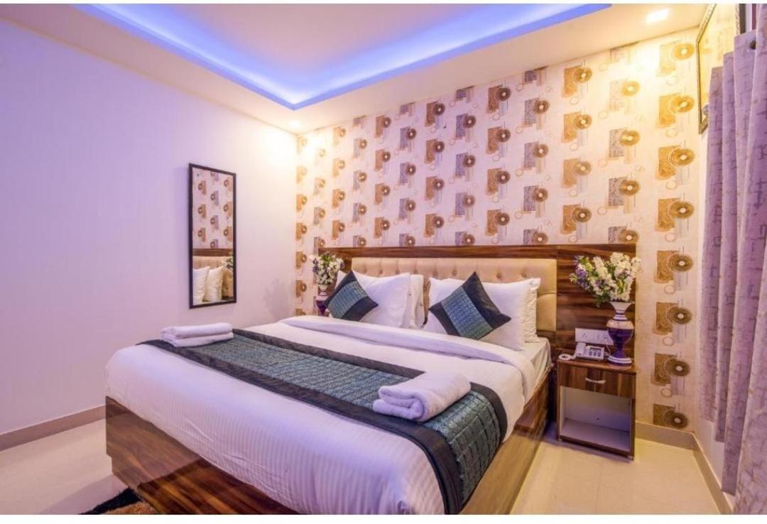 Suites Admiral Delhi Airport Új-Delhi Kültér fotó