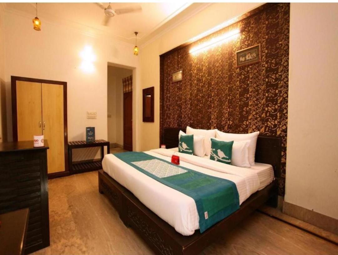 Suites Admiral Delhi Airport Új-Delhi Kültér fotó